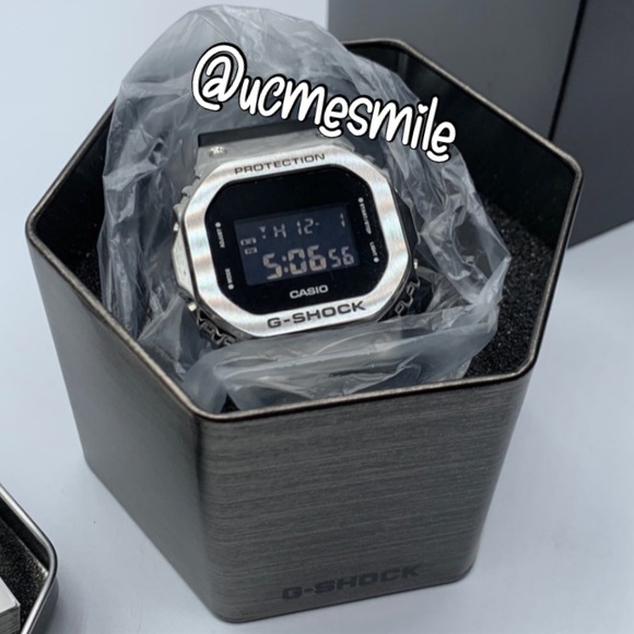 Men's Casio G-Shock Classic Black Strap Watch with Octagonal Black Dial - Picture 5 of 13